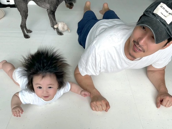 超サイヤ人!? 18歳年下の日本人女性と結婚した韓国俳優、生後6カ月の愛息の近況公開【PHOTO】