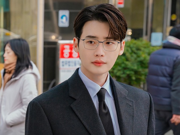 U-NEXTで配信中の話題作『瑞草洞』で見せた成熟と深み、イ・ジョンソクが歩んだ成長の軌跡