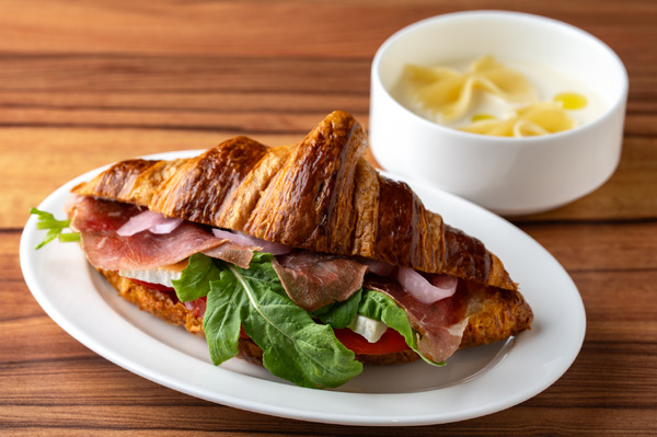 アルプスの少女ハイジ ©ZUIYO 「アルプスの少女ハイジ」公式HP www.heidi.ne.jp