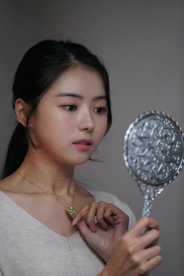 『4：44 ：Time of Fear 』(C) 2024 LOTTE ENTERTAINMENT ＆ FILM CO. PALACE All Rights Reserved.