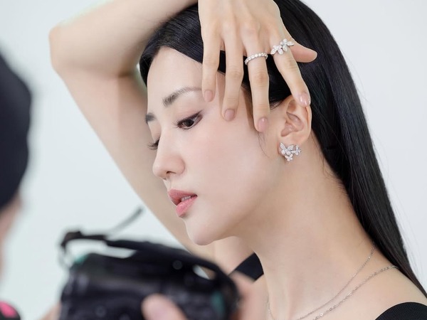 『トンイ』女優パク・ハソン、本人も「写真集？」と驚いた美しすぎるビハインドSHOTを公開【PHOTO】