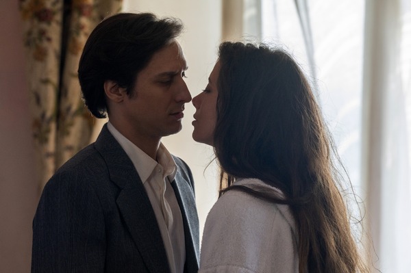 『パルテノペ ナポリの宝石』©2024 The Apartment Srl - Numero 10 Srl - Pathé Films - Piperfilm Srl