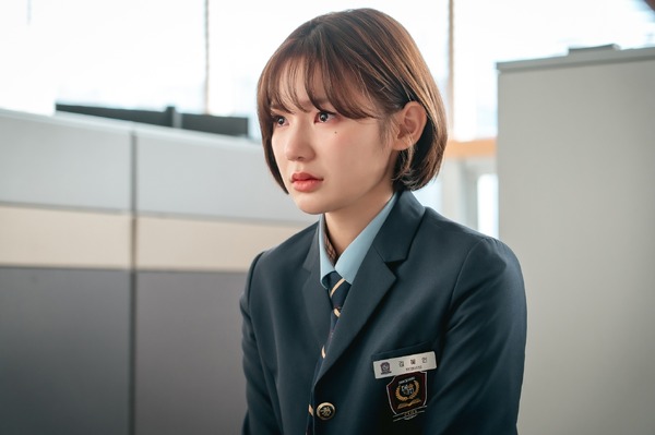 「Bitch X Rich２」© 2025. WHYNOT MEDIA Co., Ltd. & LIAN CONTENTS Co., Ltd. All rights reserved.