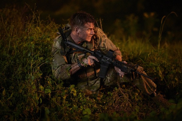 『ランド・オブ・バッド』　（C）2025 JTAC Productions LLC. All Rights Reserved.　