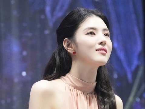 ハン・ソヒ、日本での初ファンミで感涙「皆さんは私にとって宝石のような存在」