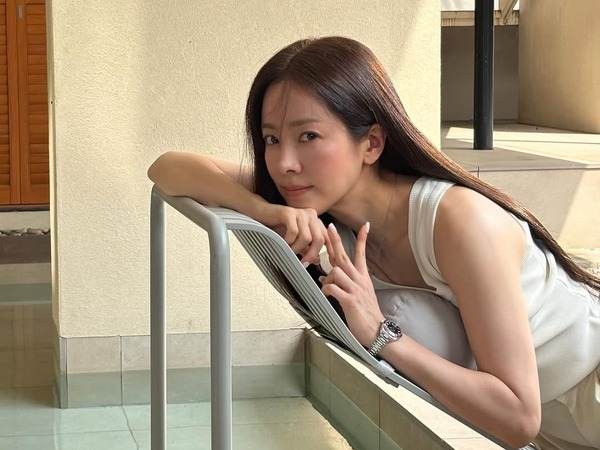 『イ・サン』女優ハン・ジミン、清楚なオフショットにファンうっとり「こんなに可愛いのは違法」【PHOTO】