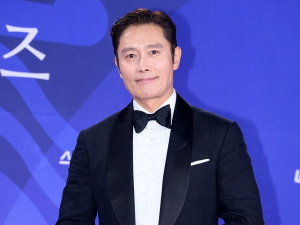 史上初の男性単独司会者にイ・ビョンホン、釜山映画祭の節目を飾る特別な10日間