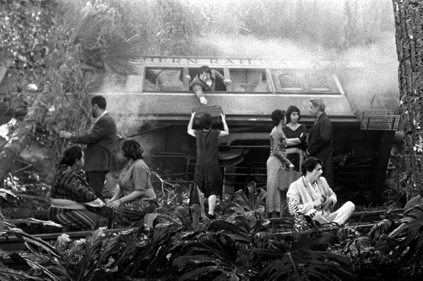 『グランドツアー』© 2024 – Uma Pedra No Sapato – Vivo film – Shellac Sud – Cinéma Defacto