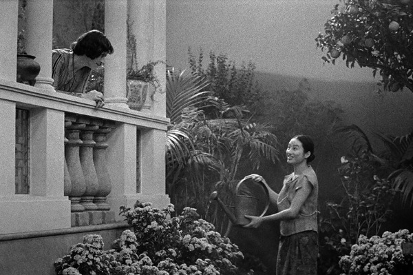 『グランドツアー』© 2024 – Uma Pedra No Sapato – Vivo film – Shellac Sud – Cinéma Defacto