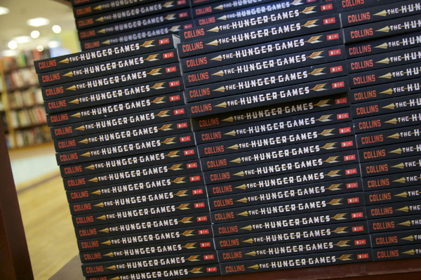 ハンガー・ゲーム 書籍 Photo by Michael Hurcomb/Corbis via Getty Images