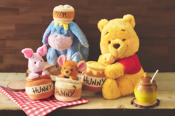プーさんの新コレクション「HONEY DAY」© Disney. Based on the “Winnie the Pooh” works by A.A. Milne and E.H. Shepard.