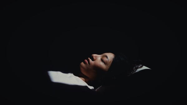 『まっすぐな首』