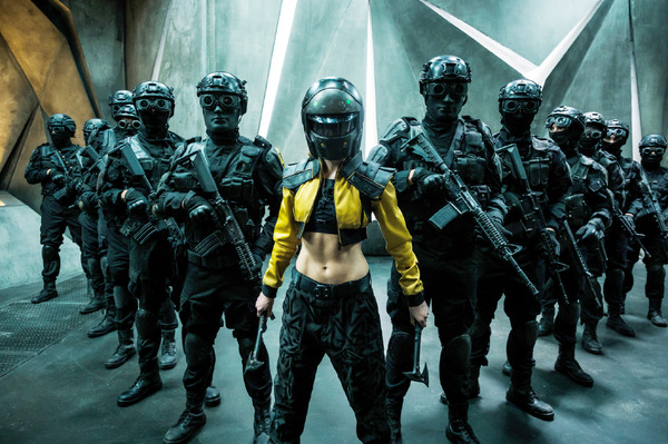 『ボーイ・キルズ・ワールド：爆拳壊界流転掌列伝』© 2023 Boy Kills World Rights, LLC All rights reserved.