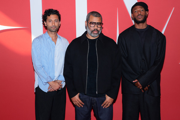ジャスティン・ティッピング、ジョーダン・ピール、マーロン・ウェイアンズPhoto by Tiffany Rose/Getty Images for HIM Training Camp