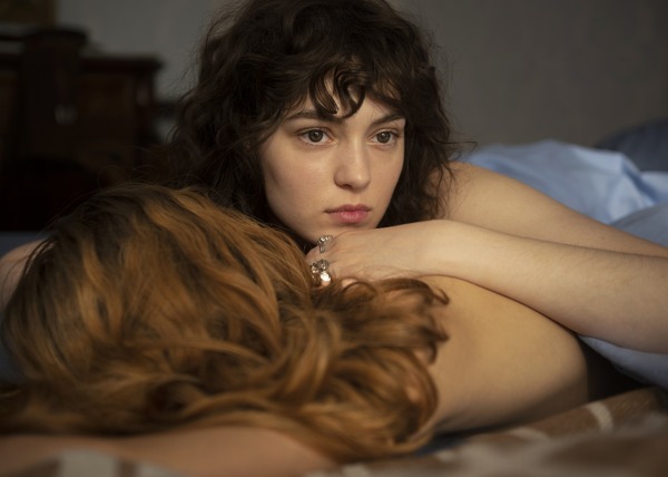 『タンゴの後で」2024 © LES FILMS DE MINA / STUDIO CANAL / MOTEUR S’IL VOUS PLAIT / FIN AOUT