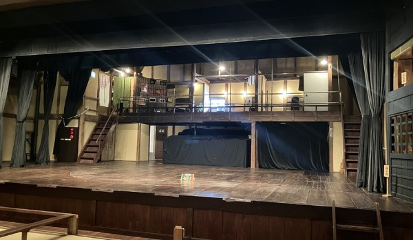 永楽館の舞台と楽屋