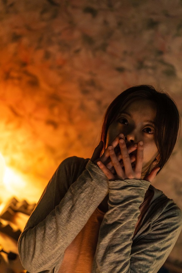 『層間騒音』© 2025 FINECUT Co., Ltd. ALL RIGHTS RESERVED