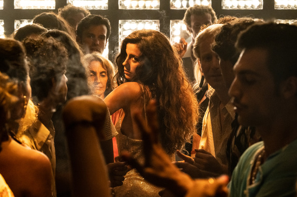 『パルテノペ ナポリの宝石』©2024 The Apartment Srl - Numero 10 Srl - Pathé Films - Piperfilm Srl