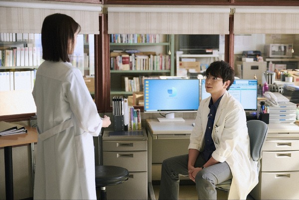 「19番目のカルテ」6話　©︎TBSスパークル／TBS（撮影：加藤春日）