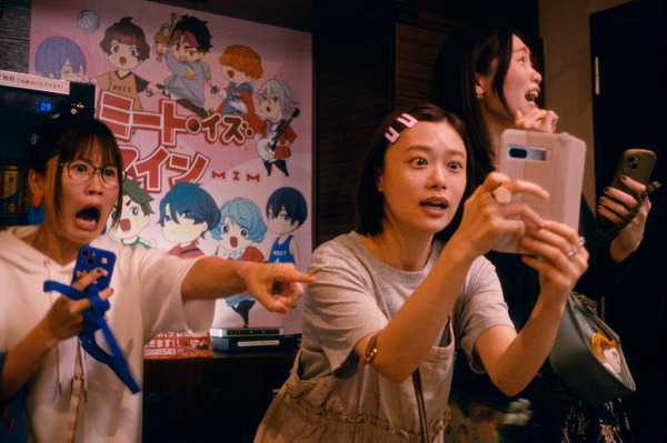 『ミーツ・ザ・ワールド』©金原ひとみ／集英社・映画「ミーツ・ザ・ワールド」製作委員会