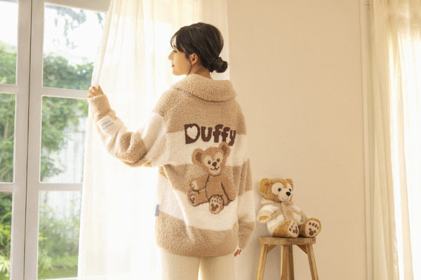 カーディガンとぬいぐるみコスチューム着用例カーディガン〈gelato pique〉19,000 円ぬいぐるみコスチューム〈gelato pique〉8,500 円