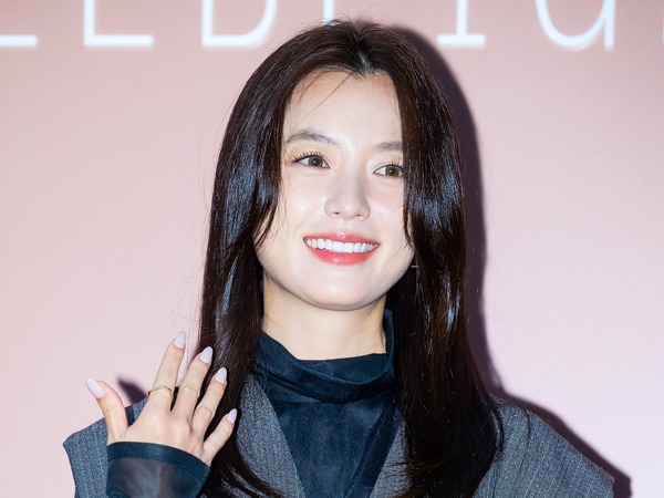 『トンイ』ハン・ヒョジュ、小栗旬との共演作公開前に「童顔美貌を更新中」