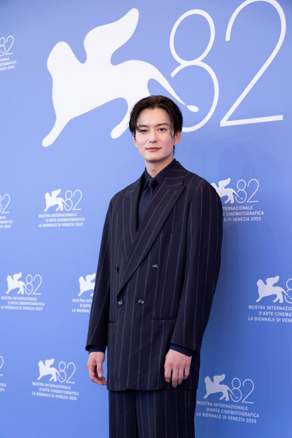 『果てしなきスカーレット』フォトコール　ⓒKAZUKO WAKAYAMA