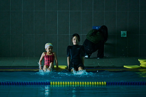 『侵蝕』© 2025 STUDIO SANTA CLAUS ENTERTAINMENT CO.,LTD. All Rights Reserved.