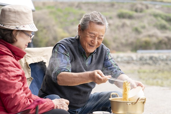 『最後のピクニック』© 2024 LOTTE ENTERTAINMENT &　ROCKET FILM All Rights Reserved.