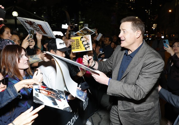 『レンタル・ファミリー』©2025 Searchlight Pictures. All Rights Reserved.