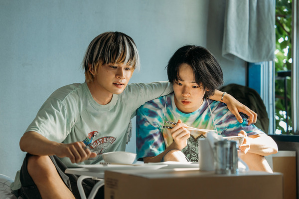 『愚か者の身分』(C)2025映画「愚か者の身分」製作委員会