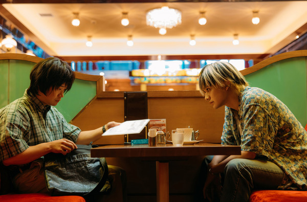 『愚か者の身分』(C)2025映画「愚か者の身分」製作委員会