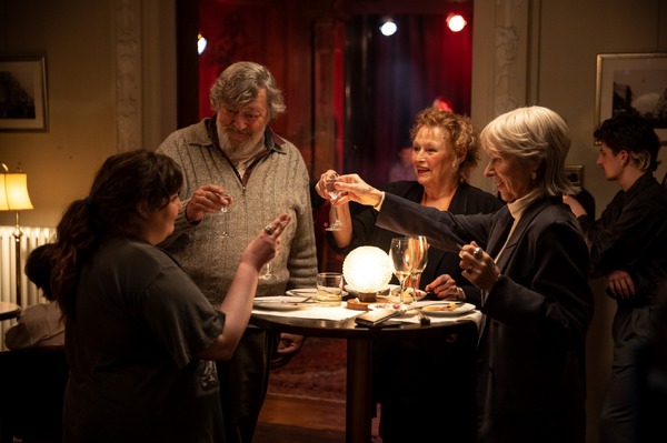 『旅の終わりのたからもの』© 2024 SEVEN ELEPHANTS, KINGS&QUEENS FILMPRODUKTION, HAÏKU FILMS