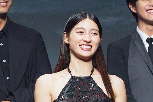 土屋太鳳「今際の国のアリス」シーズン3グローバルファンイベント