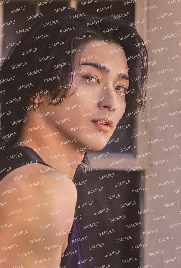 横浜流星FC限定版「横浜流星2026年カレンダー」（C）KADOKAWA