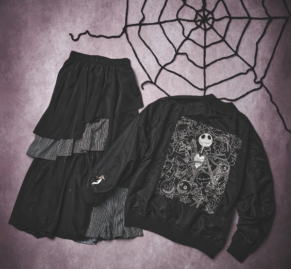 スカート 9,500円/ ブルゾン 18,000円『ティム・バートン ナイトメアー・ビフォア・クリスマス』 © Disney