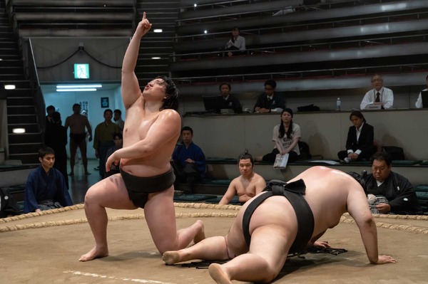 Netflixシリーズ「サンクチュアリ -聖域-」5月4日（木）より独占配信