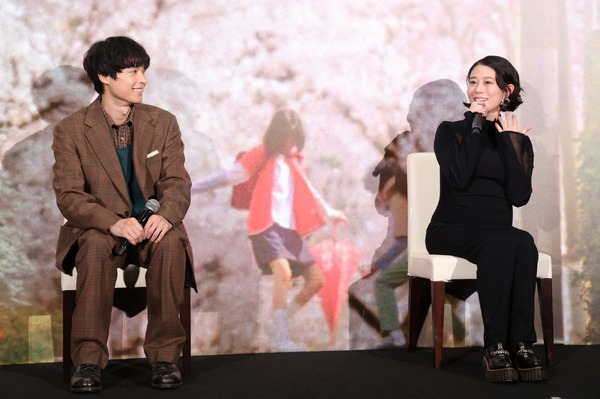 松村北斗、高畑充希『秒速5センチメートル』完成披露試写会舞台挨拶