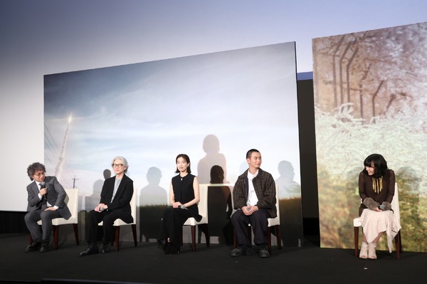 『秒速5センチメートル』完成披露試写会舞台挨拶