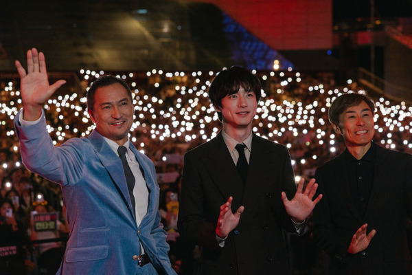 『盤上の向日葵』釜山ワールドプレミア上映　©2025映画「盤上の向日葵」製作委員会