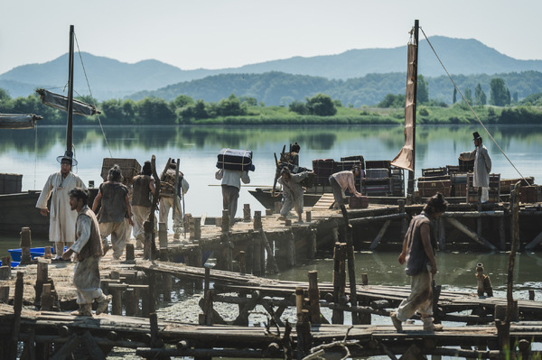 「濁流」(c) 2025 Disney and its related entities