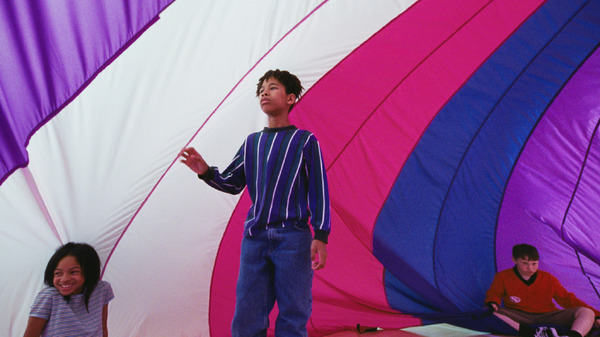 『テレビの中に入りたい』© 2023 PINK OPAQUE RIGHTS LLC. ALL RIGHTS RESERVED.