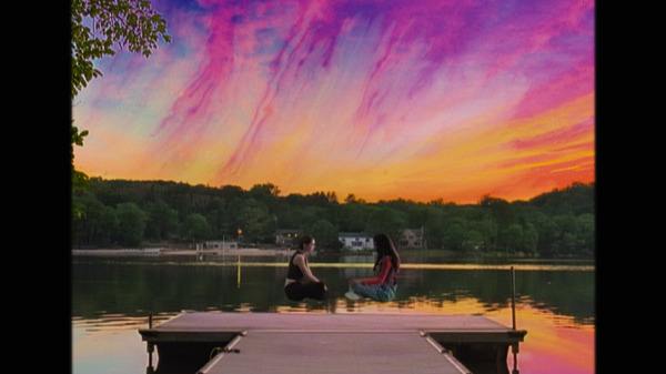 『テレビの中に入りたい』© 2023 PINK OPAQUE RIGHTS LLC. ALL RIGHTS RESERVED.