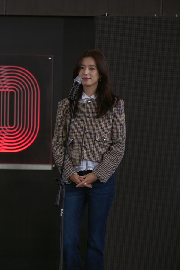 Netflixシリーズ「匿名の恋人たち」10月16日より世界独占配信　アウトドアグリーティング