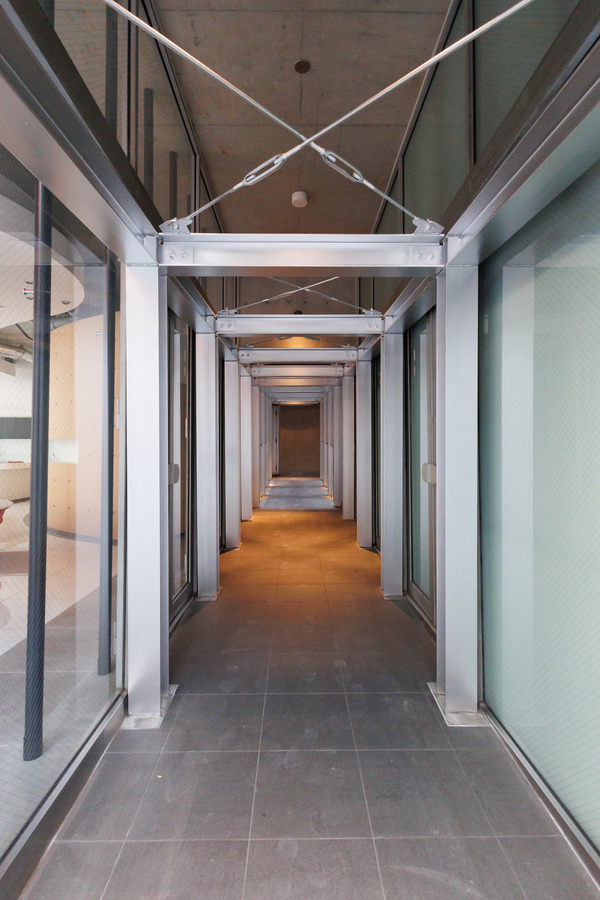 「CineMalice シネマリス」中廊下