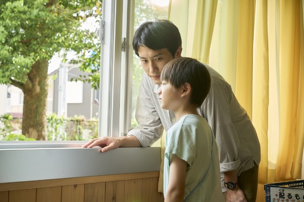 『ストロベリームーン 余命半年の恋』（C）2025「ストロベリームーン」製作委員会