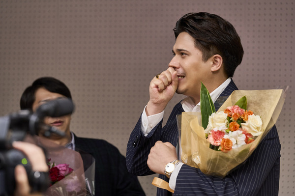 クランクアップ『ブラック・ショーマン』©2025映画『ブラック・ショーマン』製作委員会