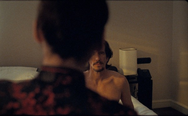 『サムシング・ハプンズ・トゥ・ミー』©UNA PRODUCCIÓN DE QUE NADIE DUERMA AIE - AVANPOST