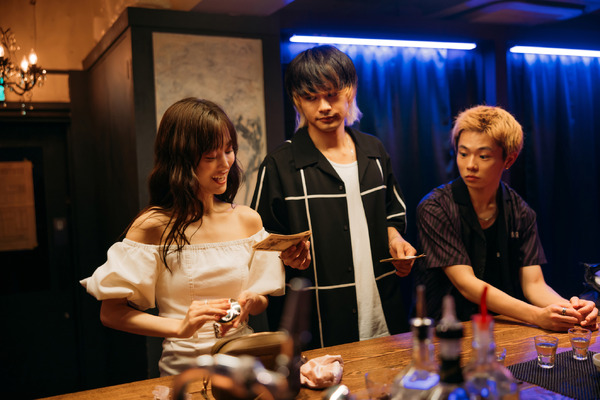 『愚か者の身分』©2025 映画「愚か者の身分」製作委員会