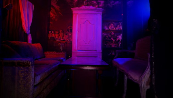 カフェ「呪物cafeジュジュ」